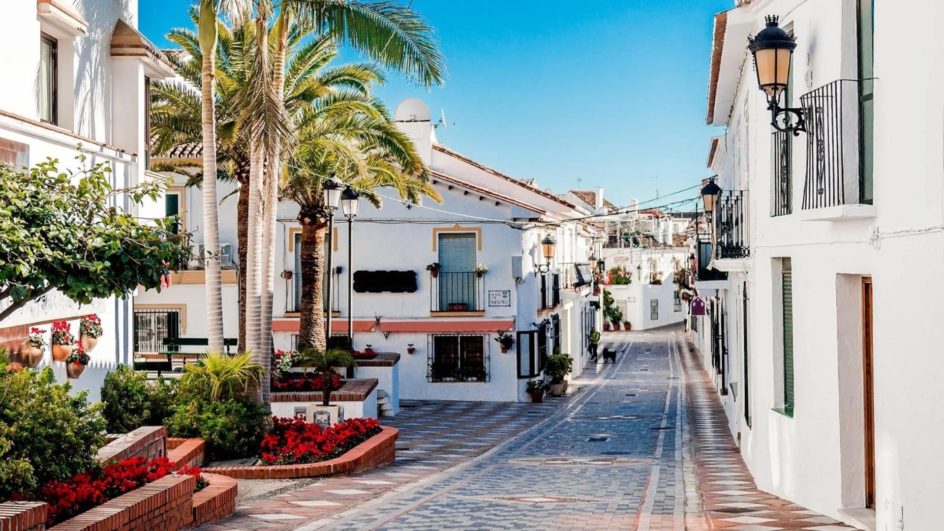 Serene Family Oasis: Poolside Retreat with Convenient Amenities Benalmadena Exterior photo