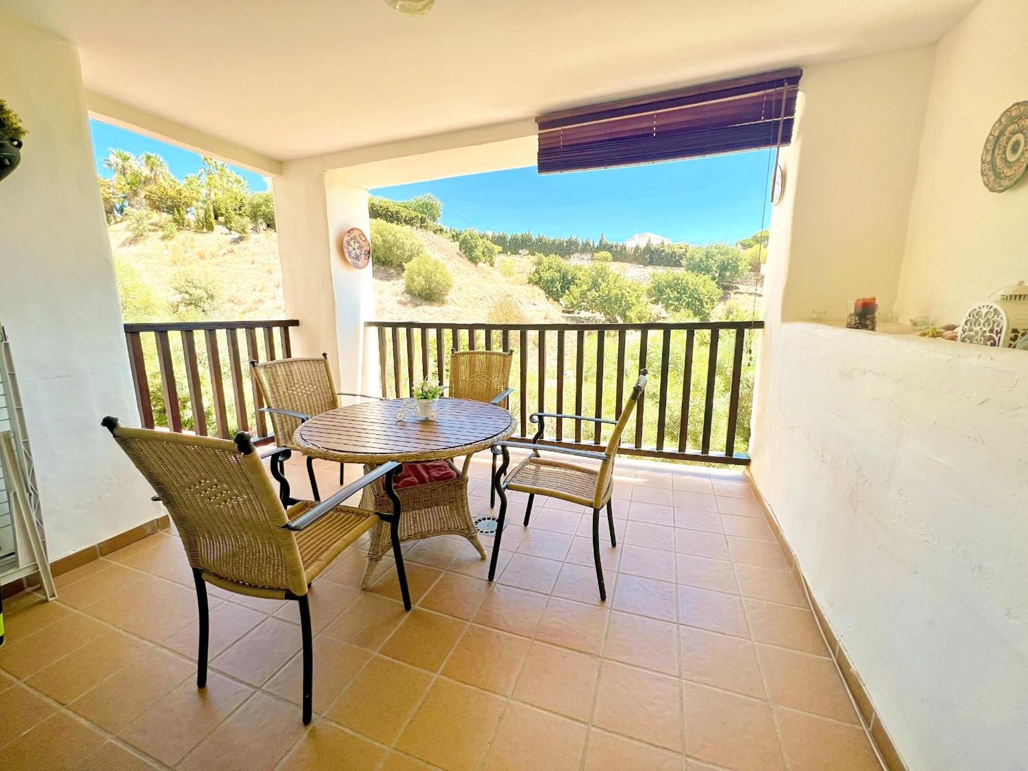 Serene Family Oasis: Poolside Retreat with Convenient Amenities Benalmadena Exterior photo