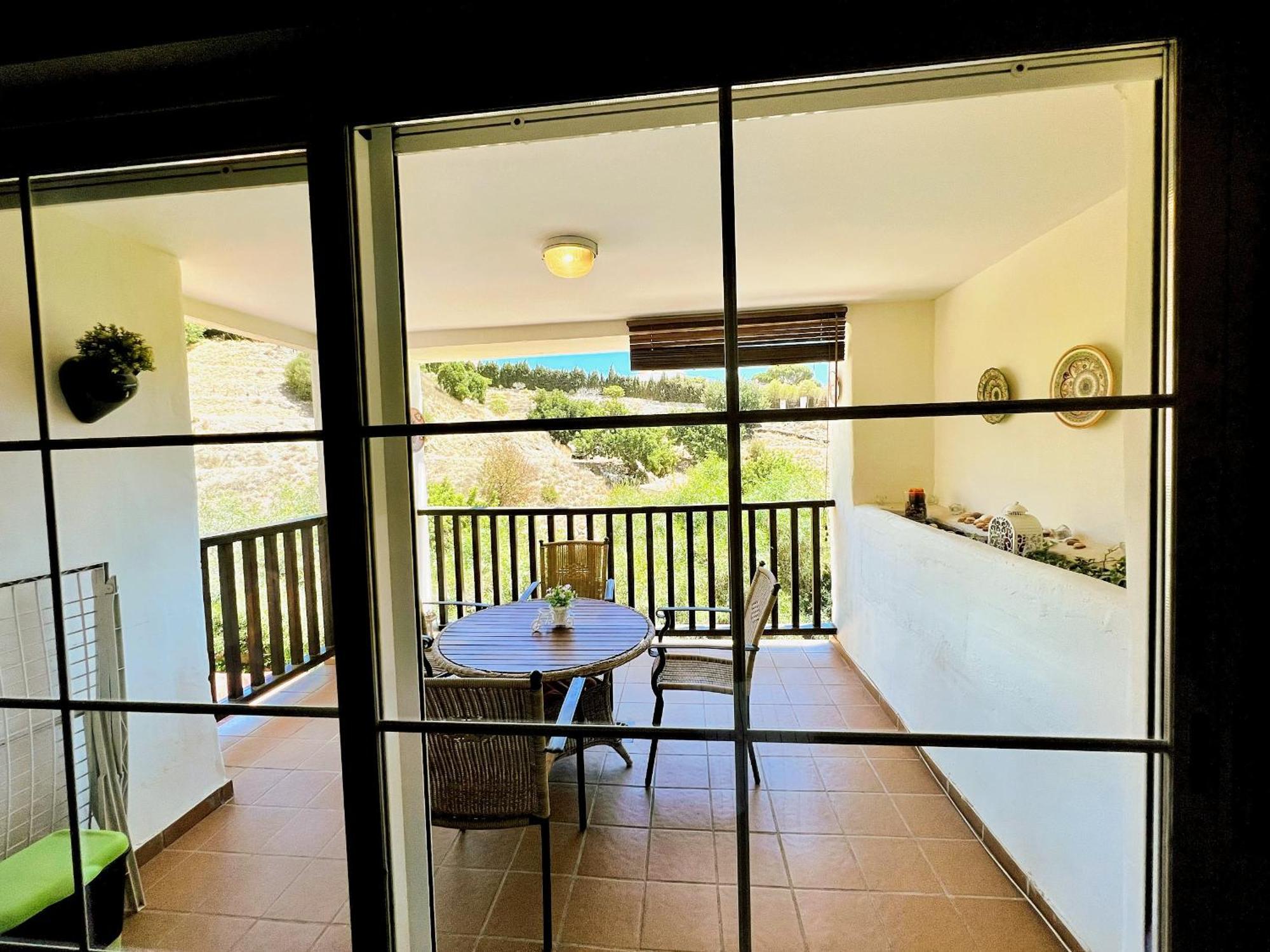 Serene Family Oasis: Poolside Retreat with Convenient Amenities Benalmadena Exterior photo