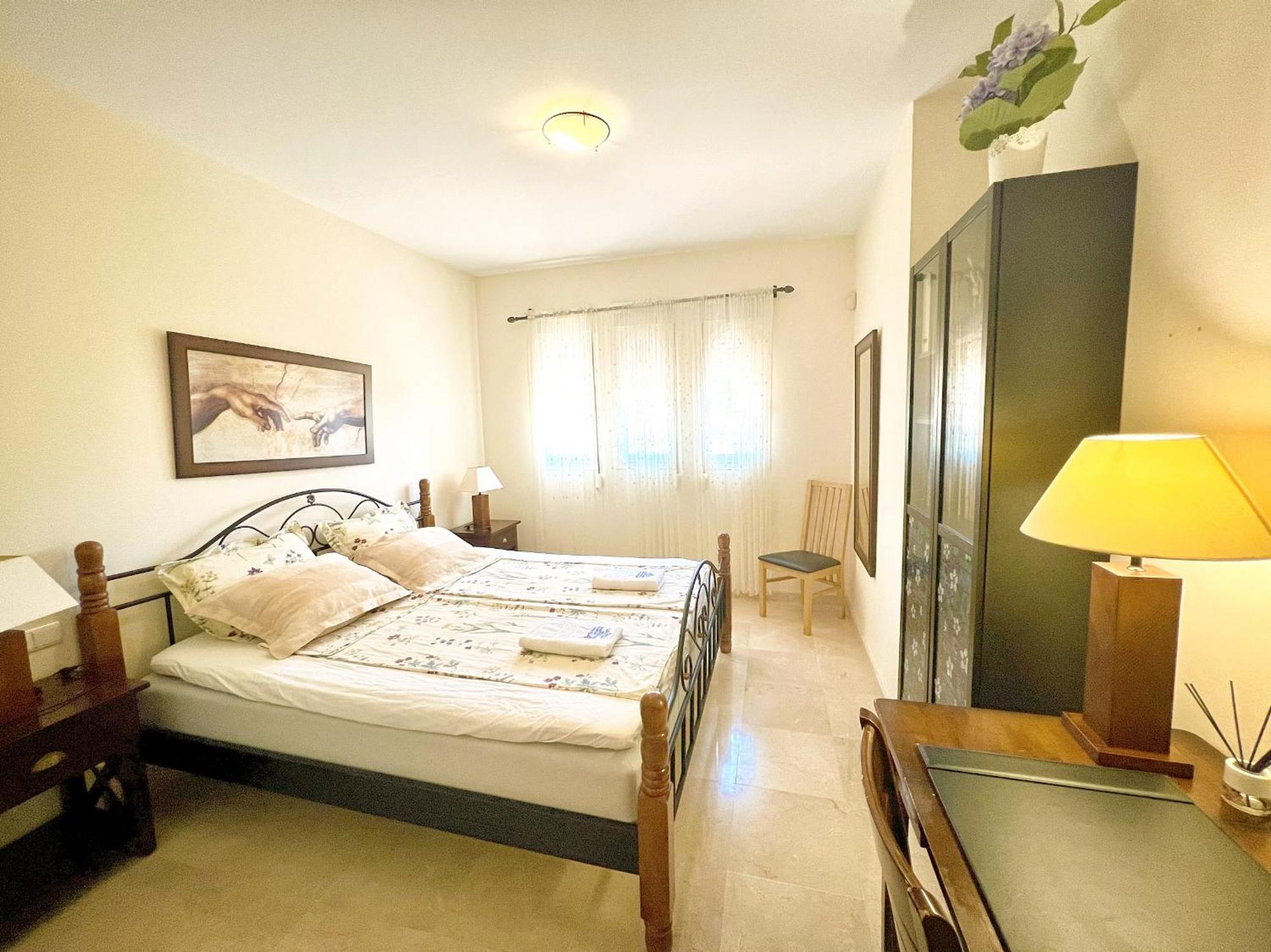 Serene Family Oasis: Poolside Retreat with Convenient Amenities Benalmadena Exterior photo