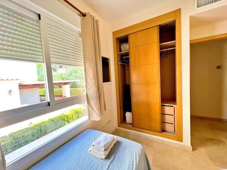 Serene Family Oasis: Poolside Retreat with Convenient Amenities Benalmadena Exterior photo